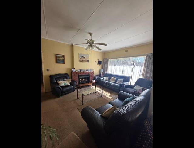 3 BEDROOM HOUSE FOR SALE IN ESTHER PARK